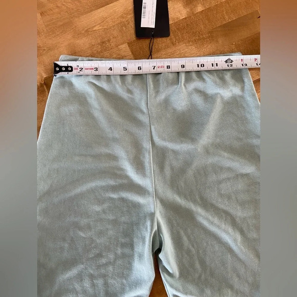 NWT Pretty Little Things Biker Shorts Green US Size 8 - Picture 8 of 10